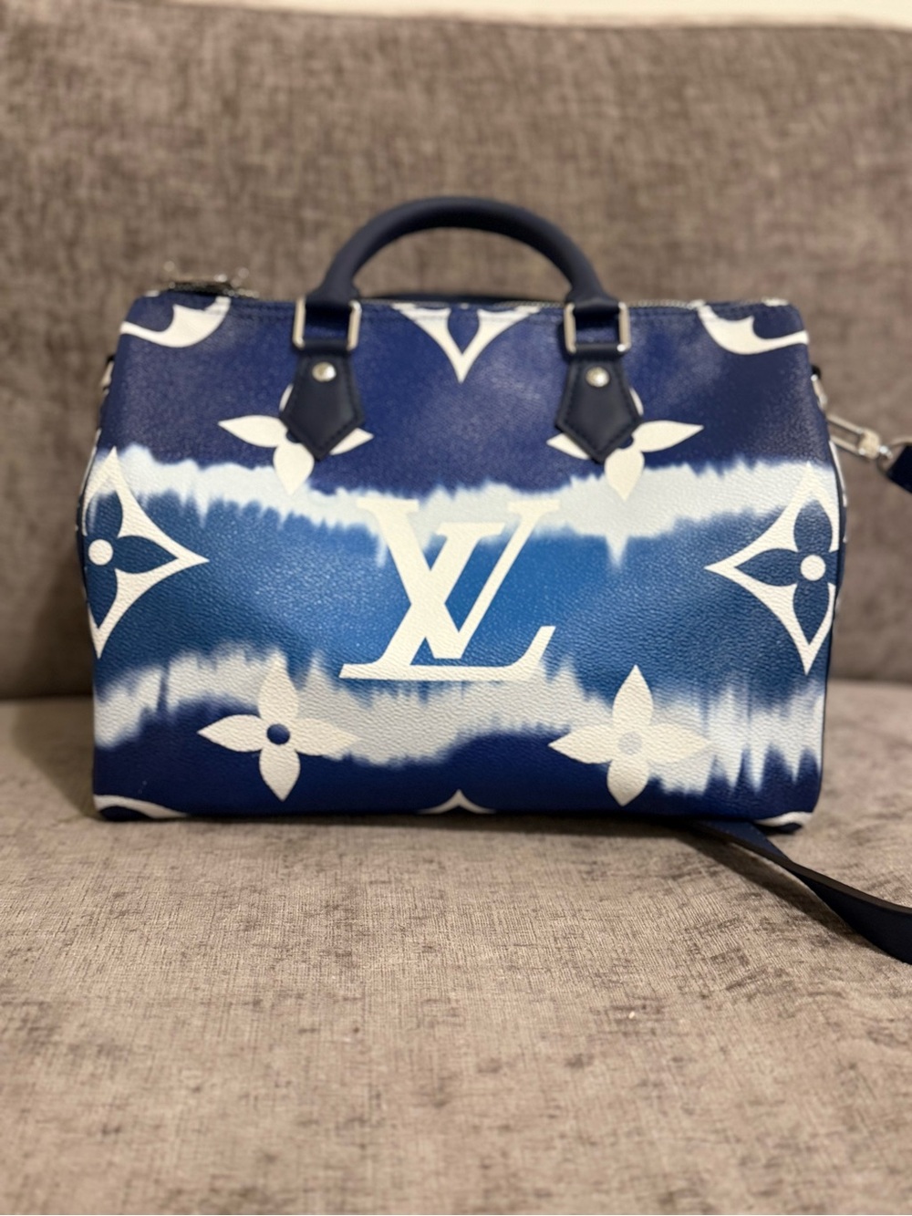 Louis Vuitton Blue and White Monogram Speedy Bandoulière Satchel - Picture 7 of 7